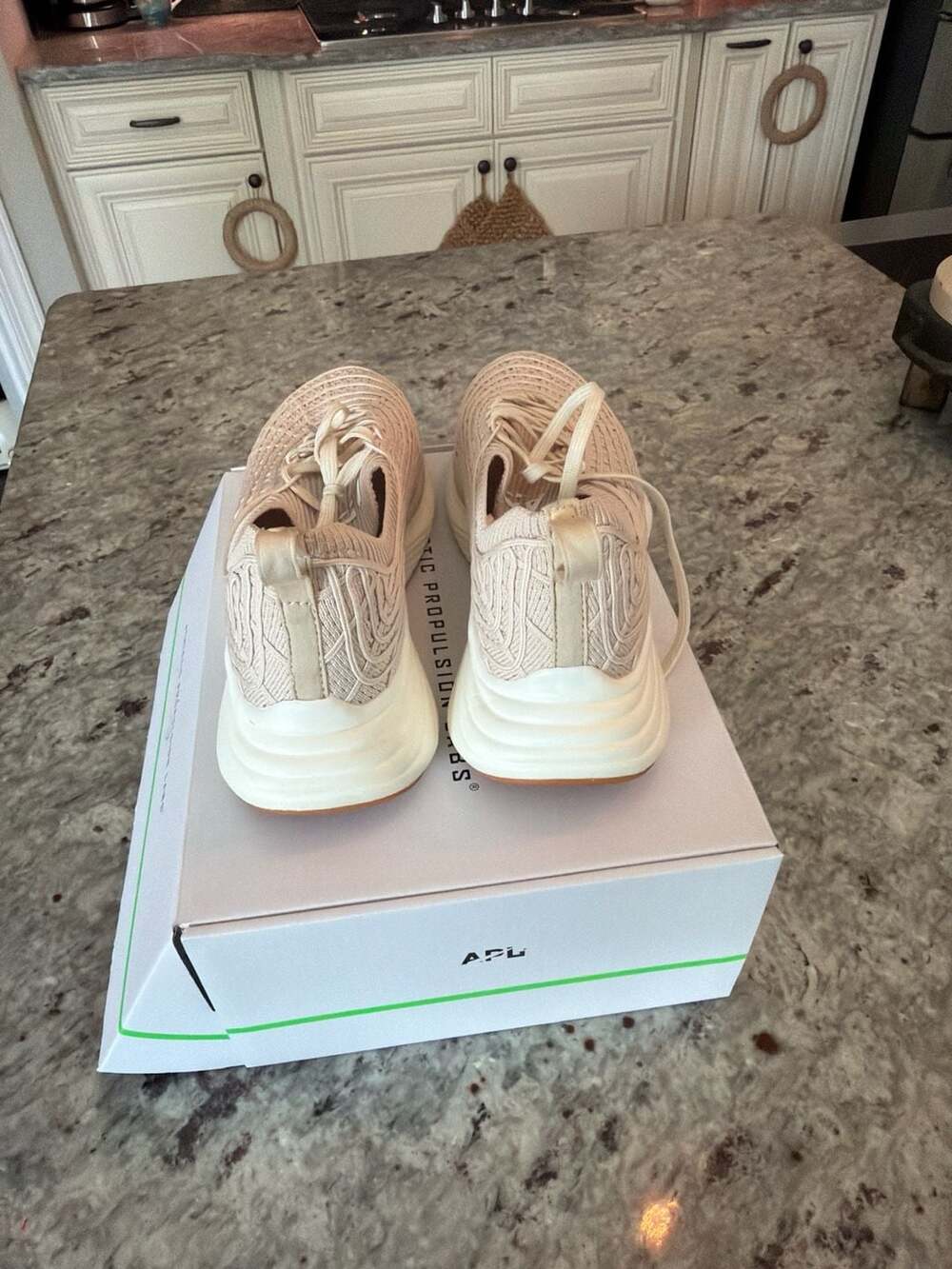 APL Women's TechLoom Zipline Sneakers in Parchment/White/Gum Size 7 - Brand New - Picture 5 of 6